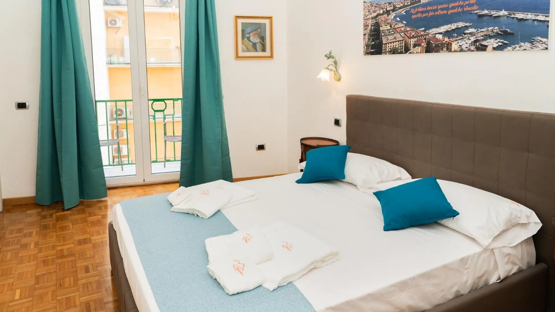 Suite Cervantes Naples Guest house