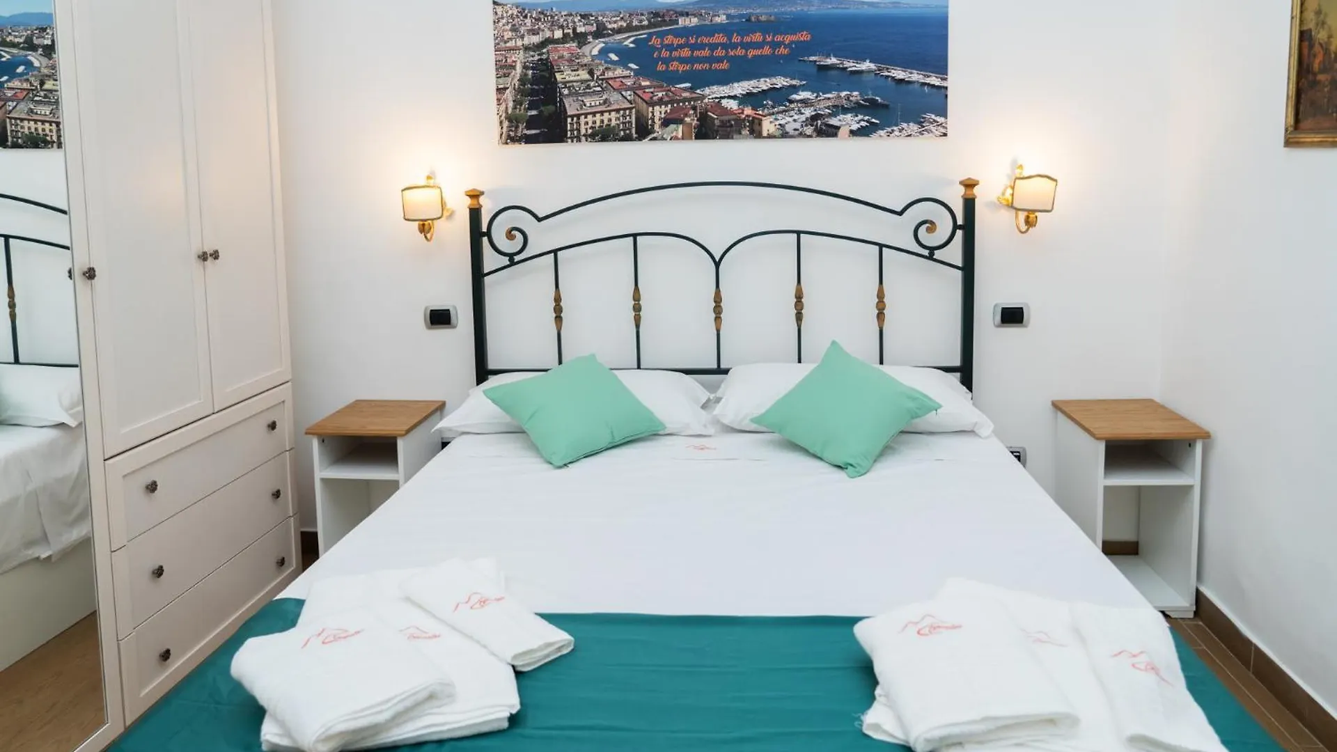 Suite Cervantes Naples Guest house