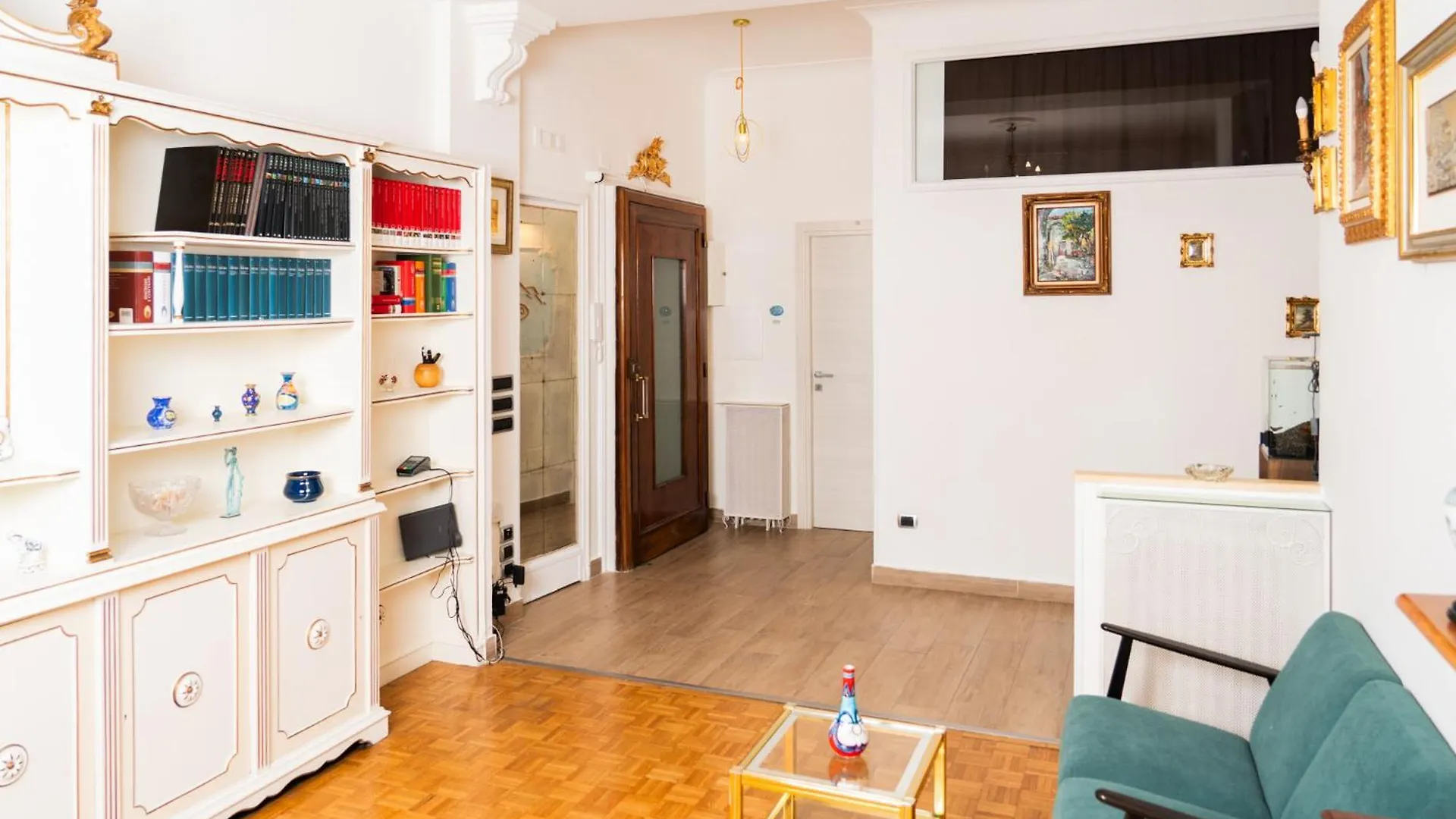 Suite Cervantes Naples 0*,  Italy