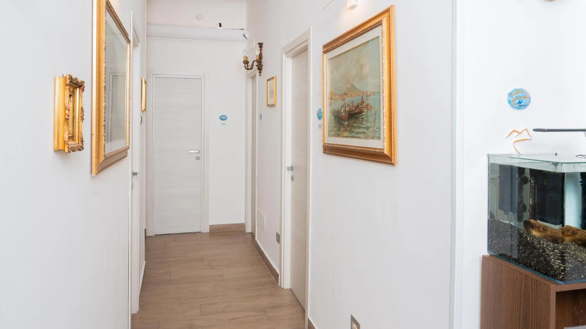 Suite Cervantes Naples Guest house