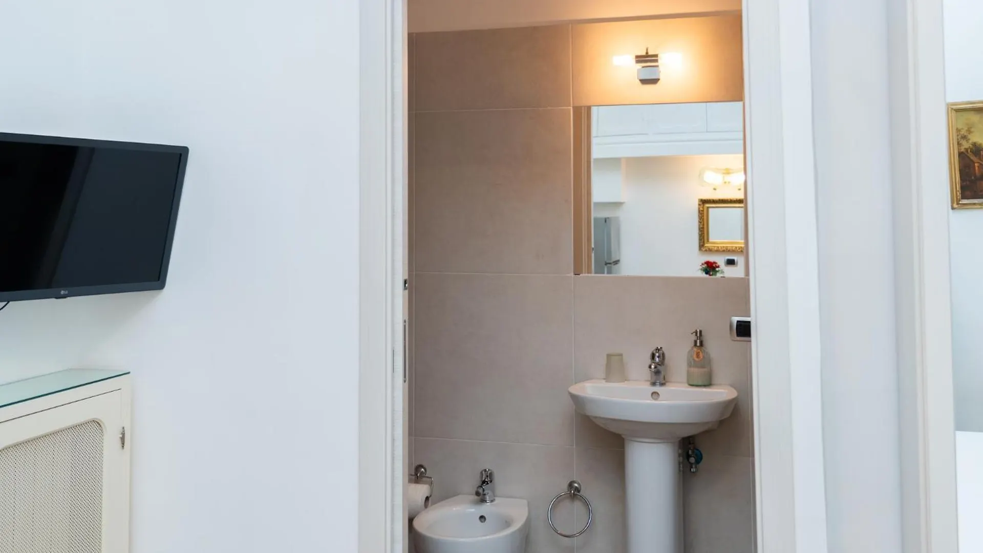Suite Cervantes Naples 0*,