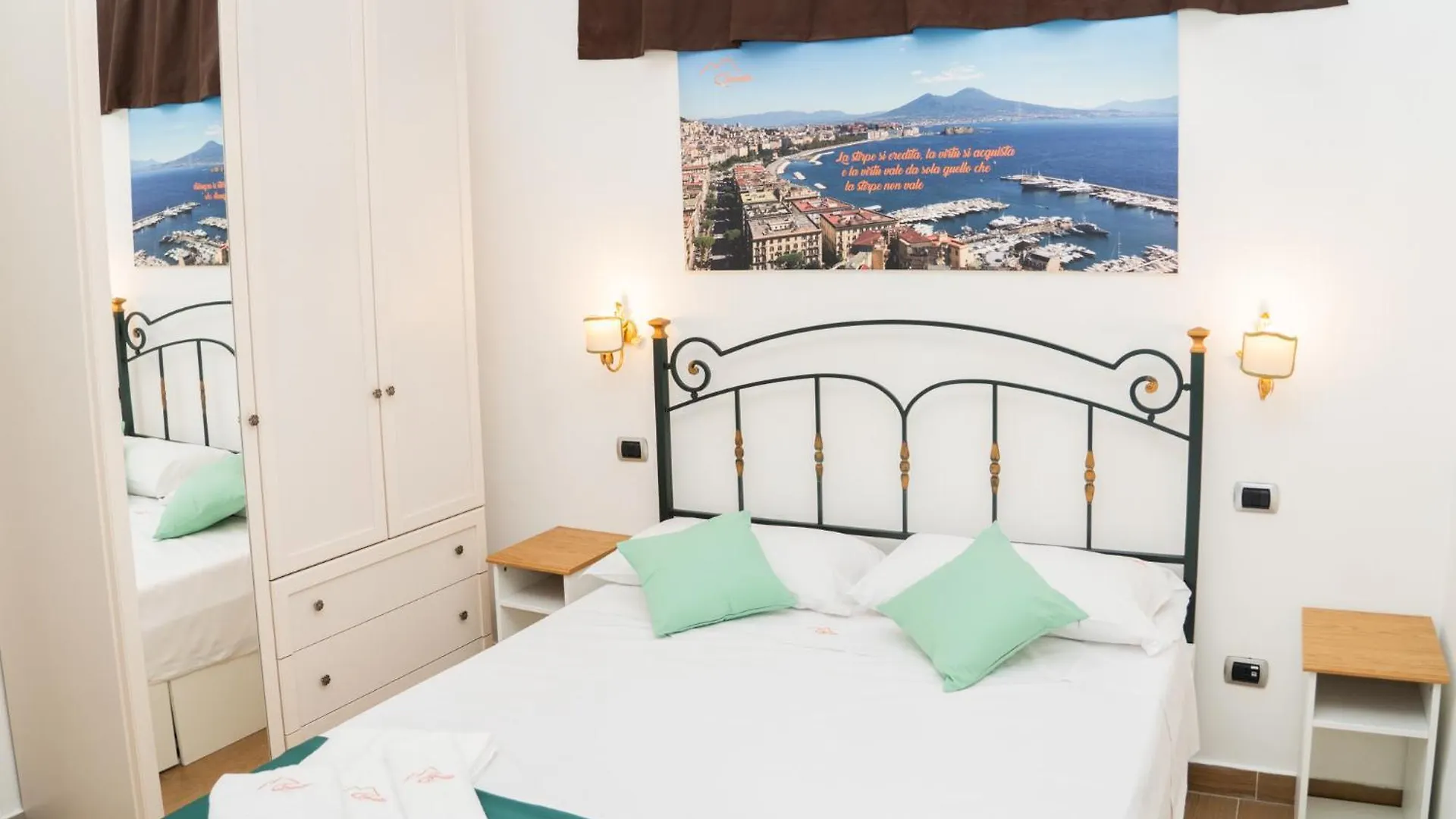 Suite Cervantes Naples 0*,