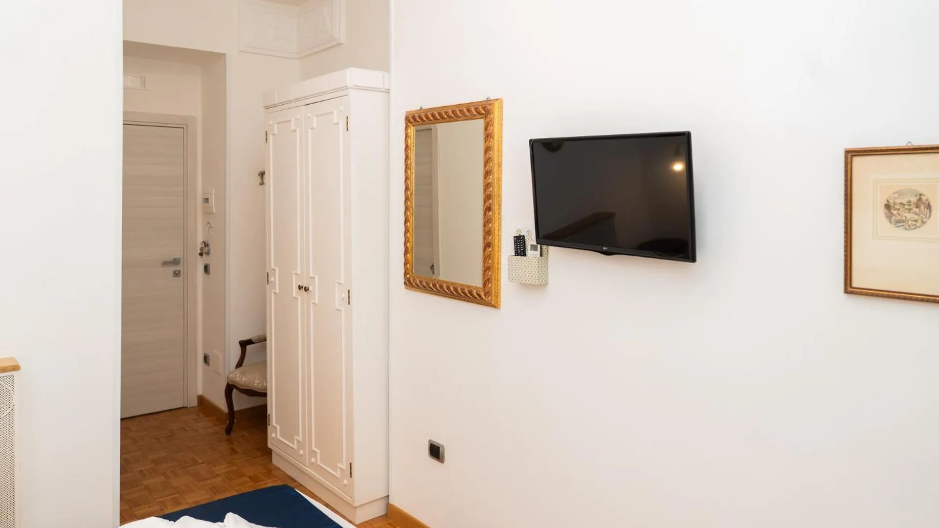 Suite Cervantes Naples Italy