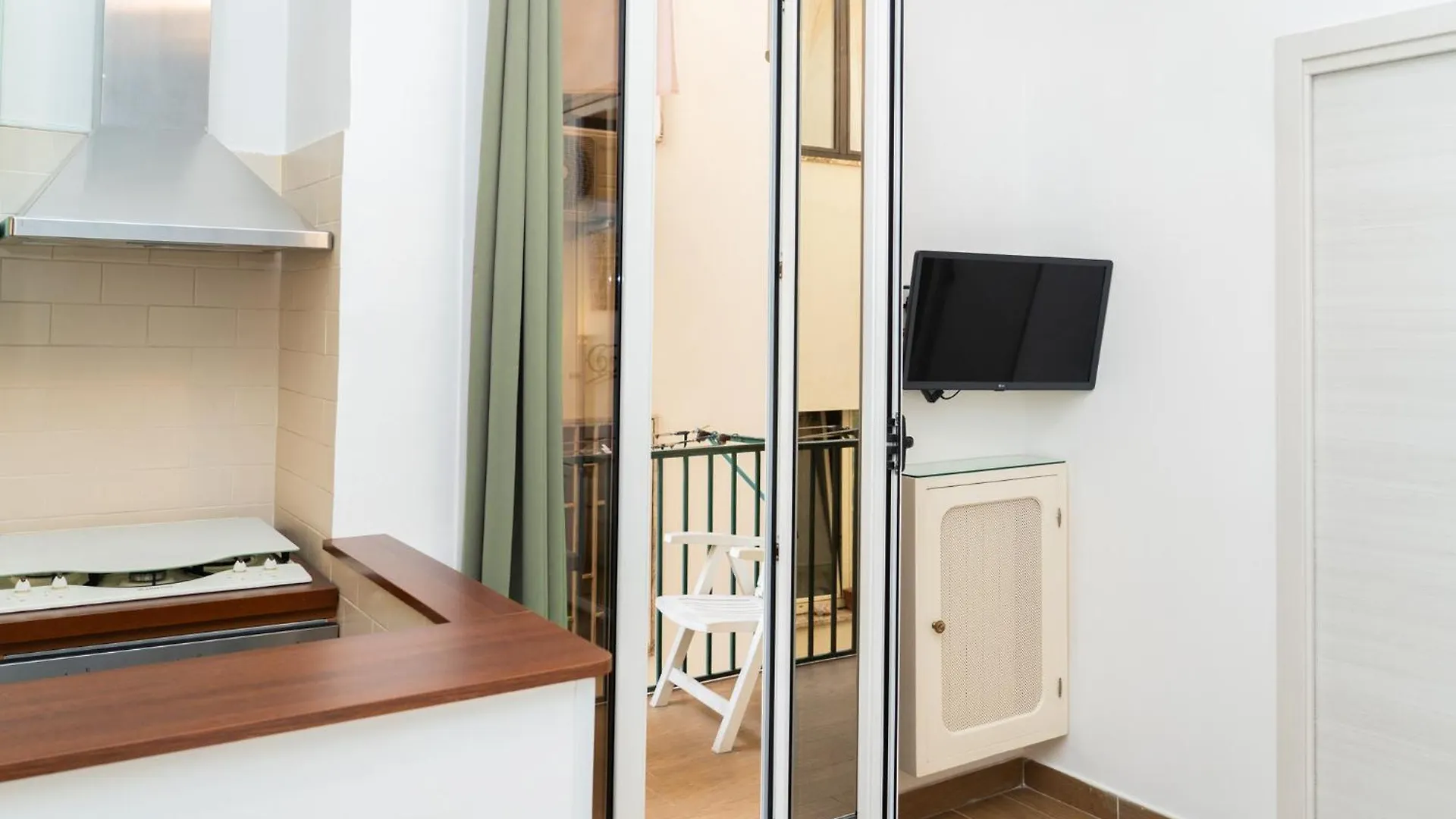 Suite Cervantes Naples 0*,  Italy